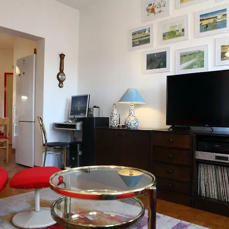 Apartment Comfy Tom